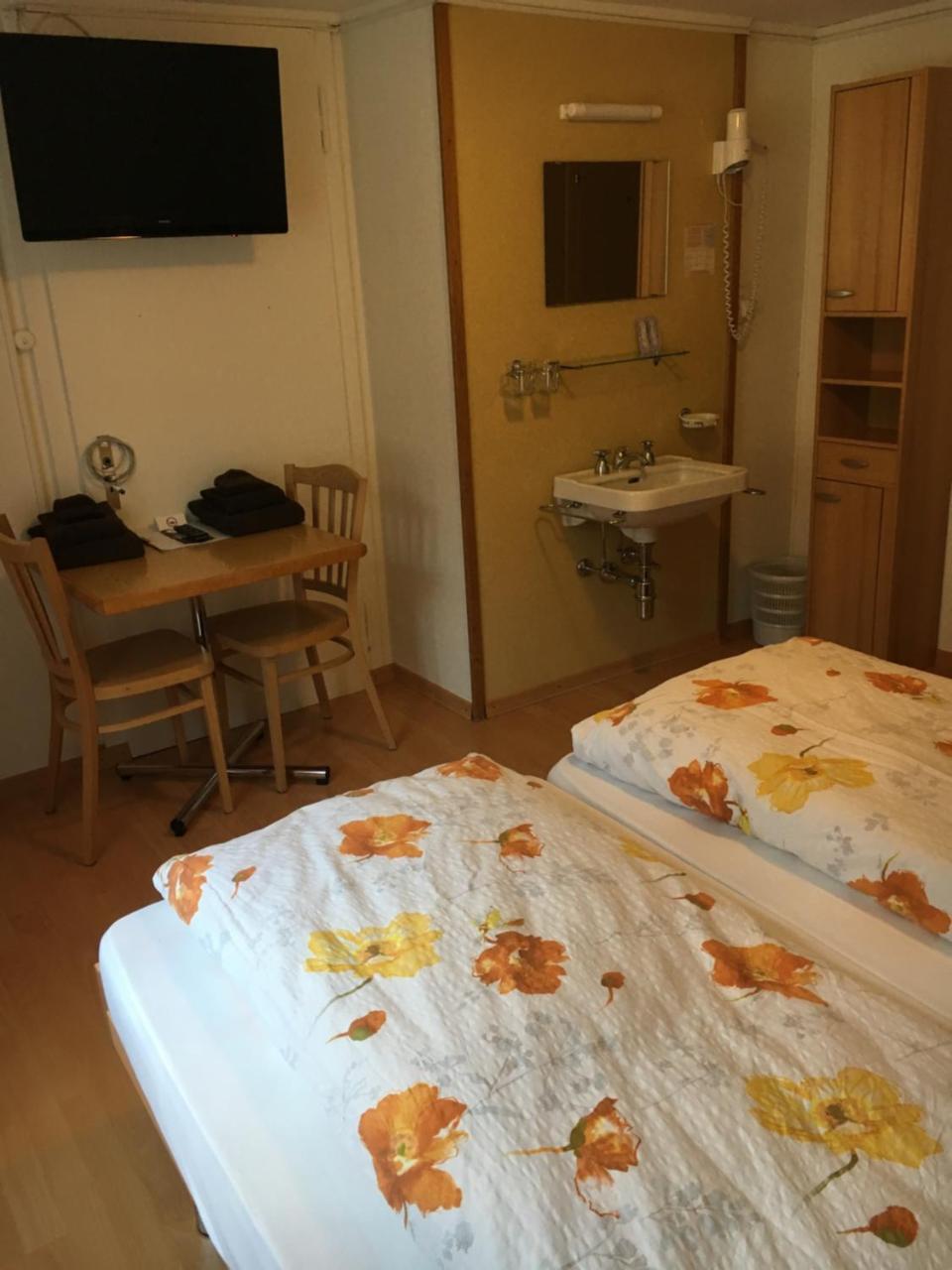 Hotel Restaurant Raben Linthal Luaran gambar